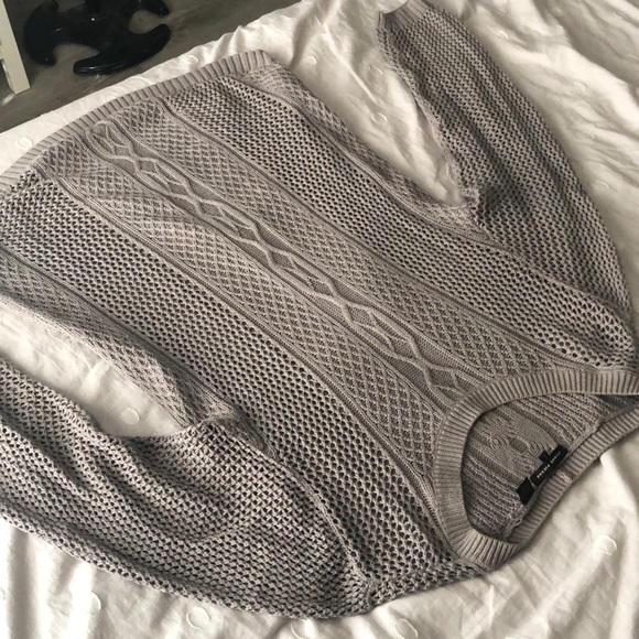 ***SOLD*** {Jeanne Pierre} open knit grey sweater - Picture 6 of 8